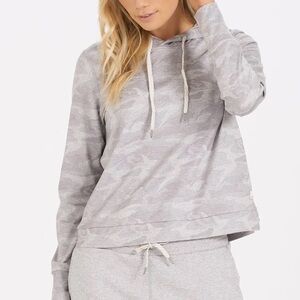 Vuori Halo Essential Hoodie in Pale Camo